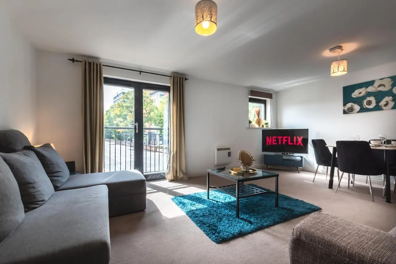 Apartment Spacious Comfort Haven: 2-Bed Smart Stay with Free Parking Southampton United Kingdom