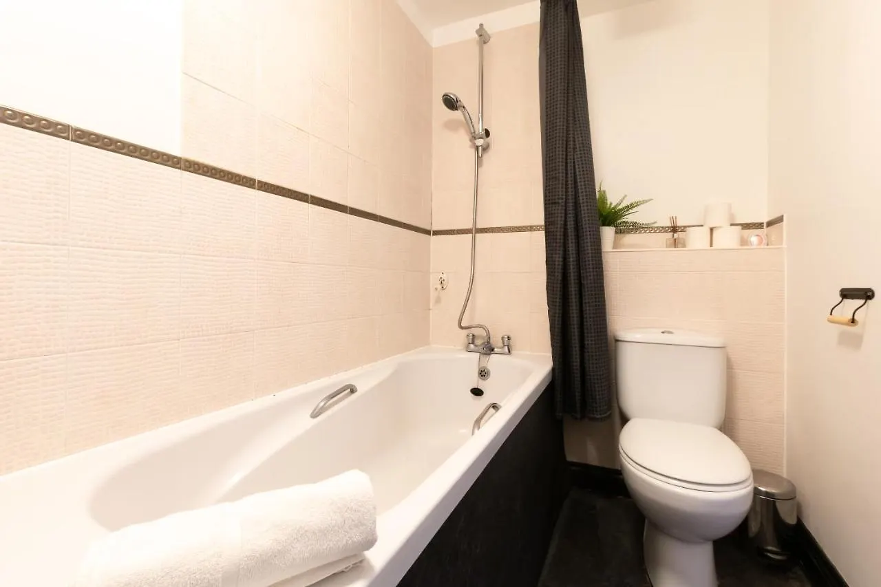 Best Price! Large Spacious 2 Bed Apartment - King Size Or Single Beds, Sofabeds, Smart Tvs, Free Parking Southampton Velká Británie